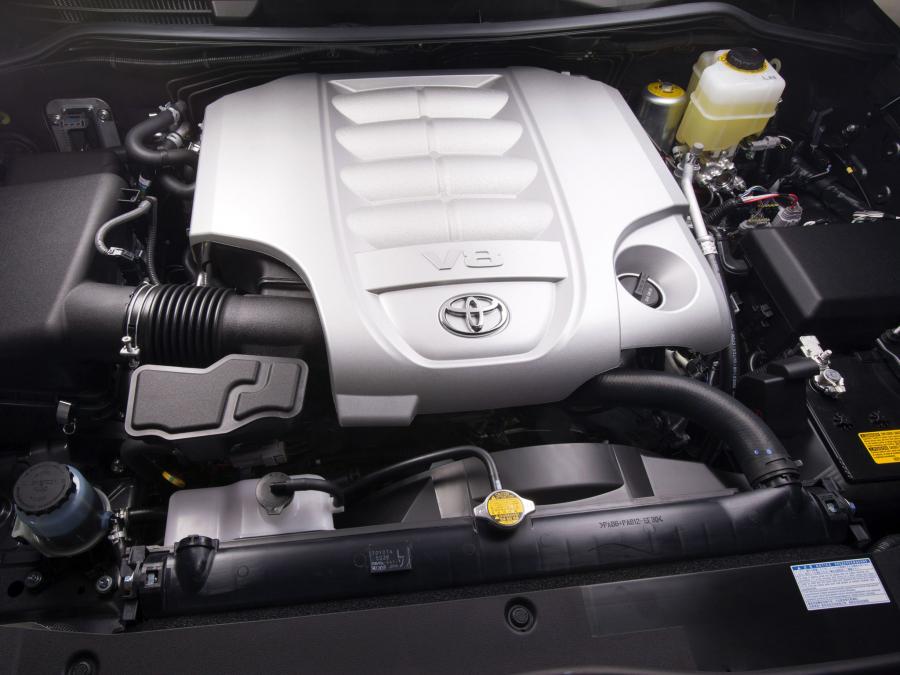  Toyota Land Cruiser 200 2012 года  (US) (фото 6 из 18)